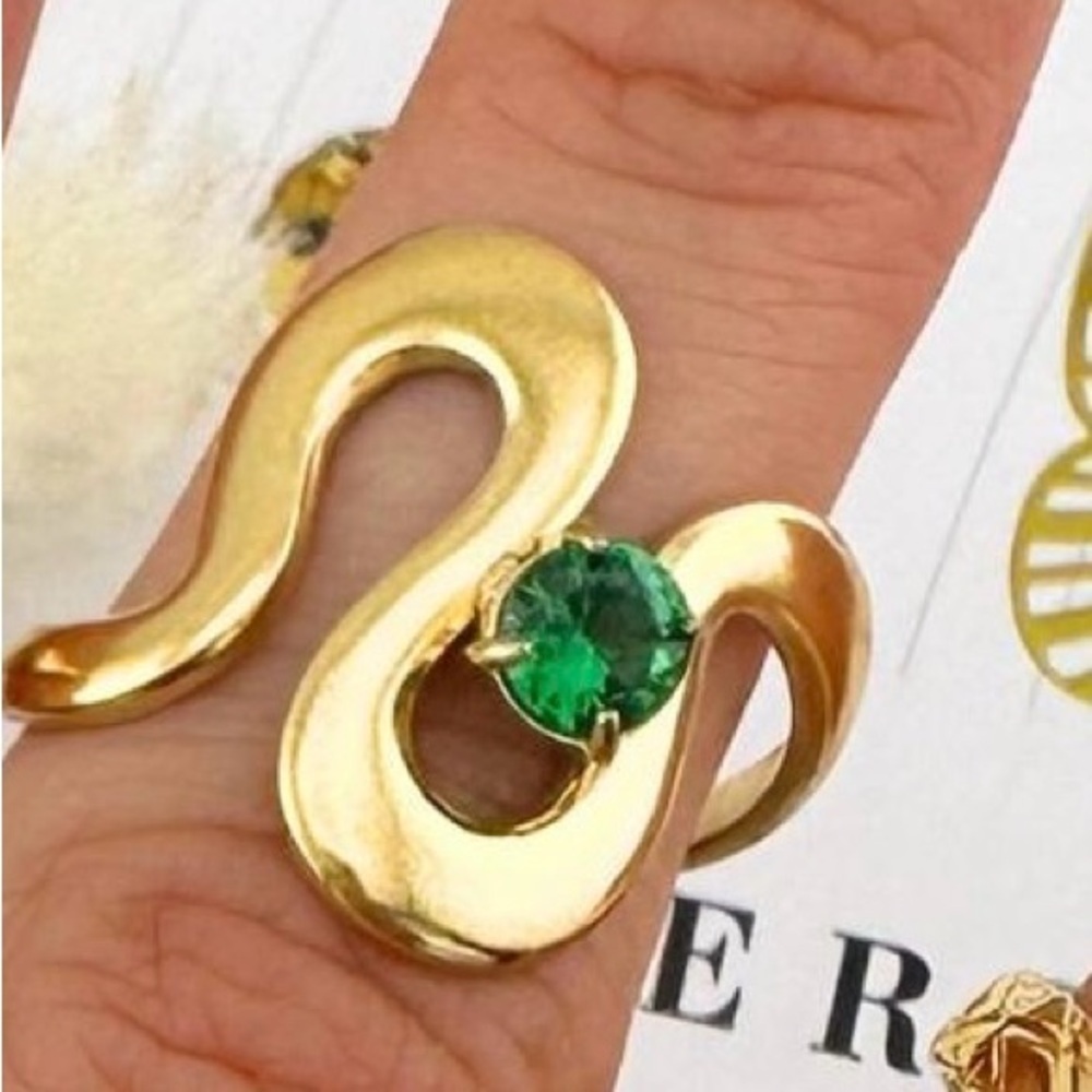 Modern Gold and Green Sculptural Ring - Picture 6 of 6